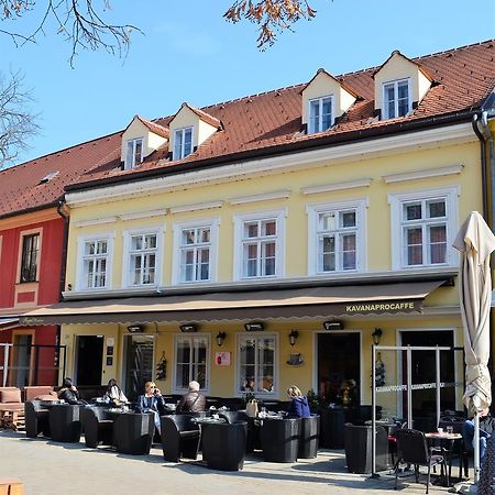 Flex Selfcheckins - Zagreb - Hostel - 8 Rooms - City Centre Buitenkant foto