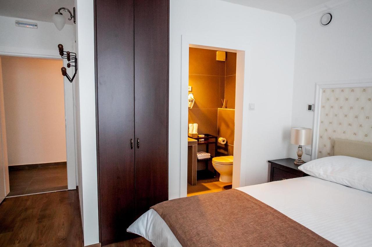 Flex Selfcheckins - Zagreb - Hostel - 8 Rooms - City Centre Buitenkant foto