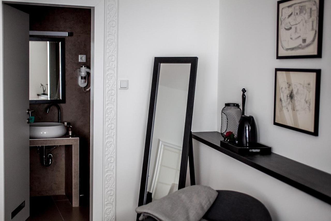 Flex Selfcheckins - Zagreb - Hostel - 8 Rooms - City Centre Buitenkant foto