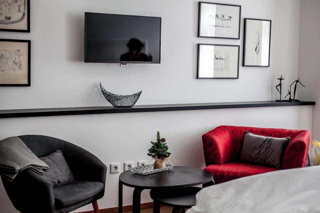 Flex Selfcheckins - Zagreb - Hostel - 8 Rooms - City Centre Buitenkant foto