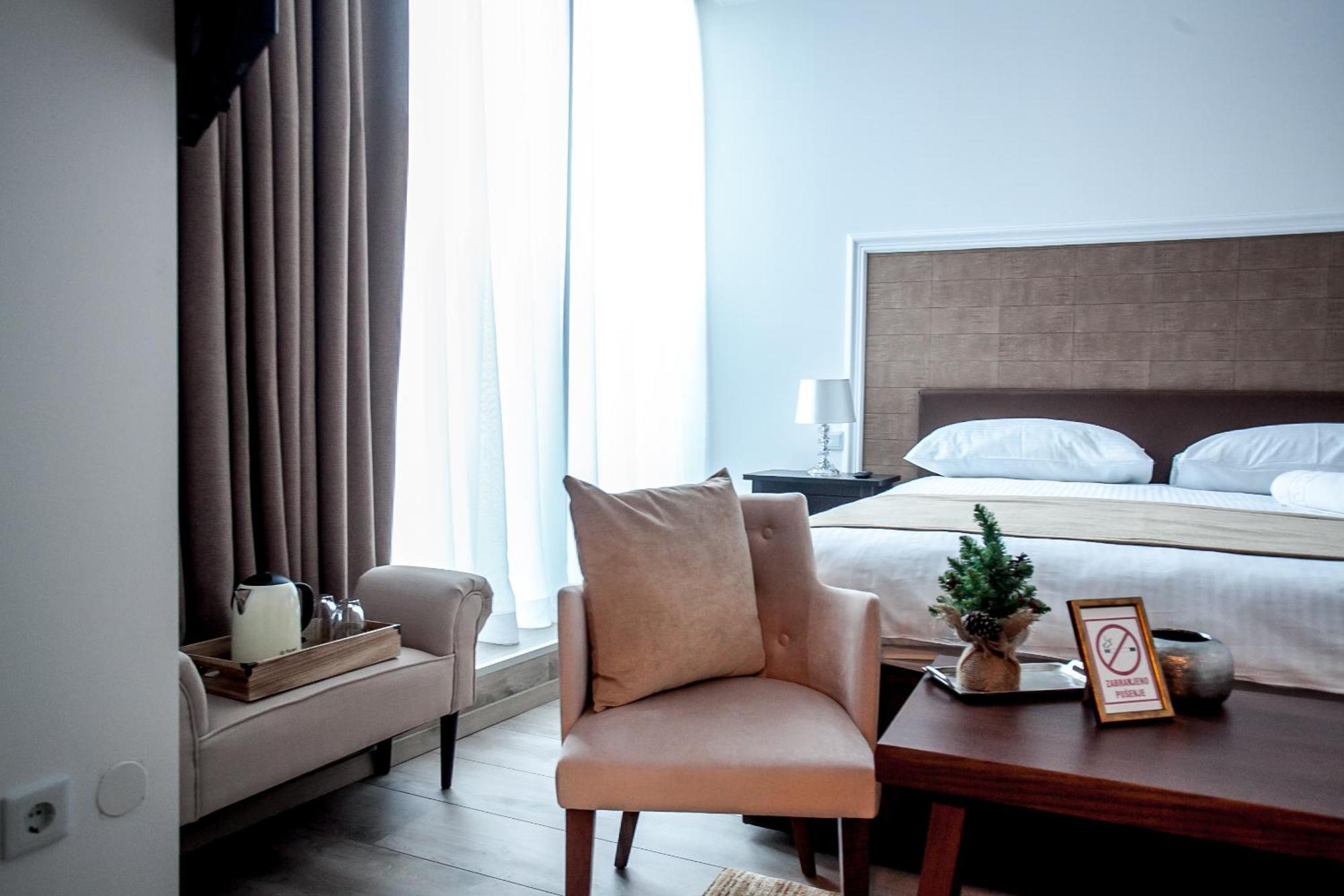 Flex Selfcheckins - Zagreb - Hostel - 8 Rooms - City Centre Buitenkant foto
