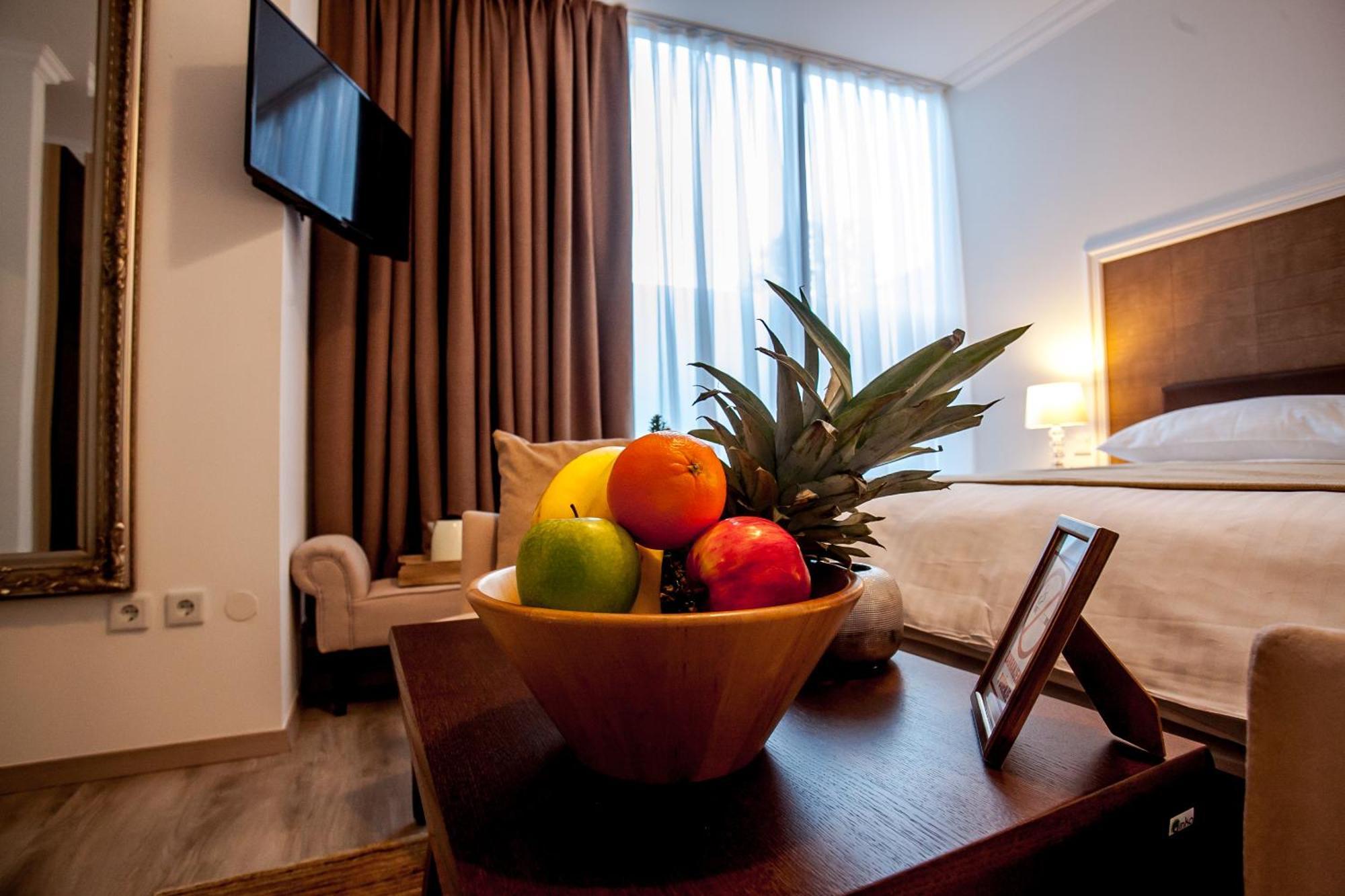 Flex Selfcheckins - Zagreb - Hostel - 8 Rooms - City Centre Buitenkant foto