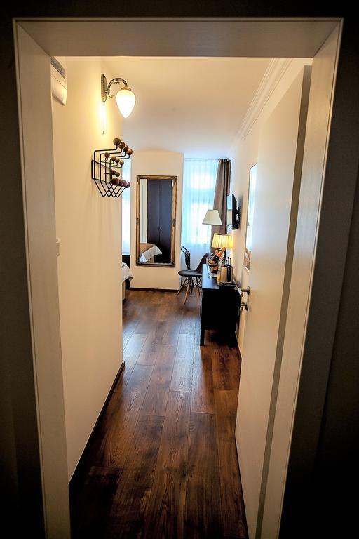 Flex Selfcheckins - Zagreb - Hostel - 8 Rooms - City Centre Buitenkant foto