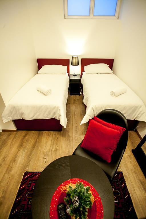 Flex Selfcheckins - Zagreb - Hostel - 8 Rooms - City Centre Buitenkant foto
