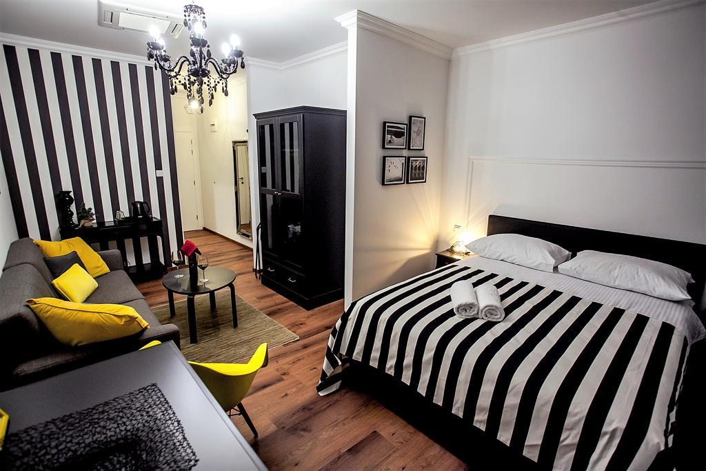Flex Selfcheckins - Zagreb - Hostel - 8 Rooms - City Centre Buitenkant foto