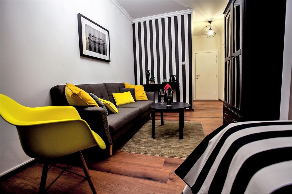 Flex Selfcheckins - Zagreb - Hostel - 8 Rooms - City Centre Buitenkant foto
